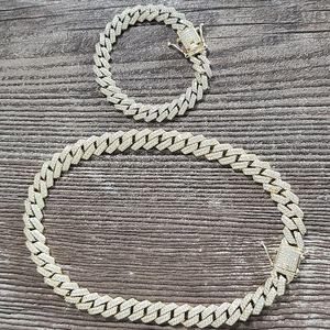 Choker and bracelet